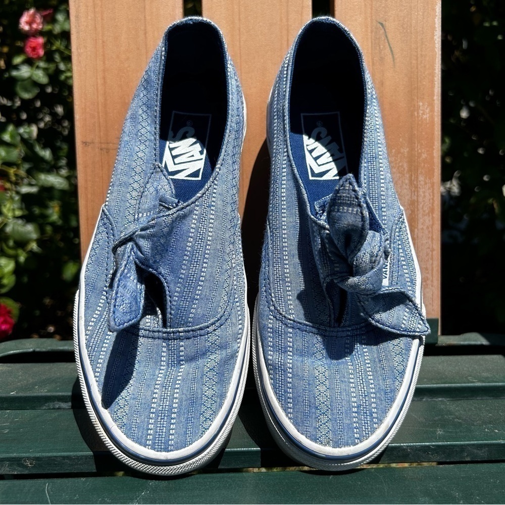 Vans Off The Wall Blue Knotted‎ Slip On Sneakers